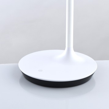 Лампа настольная DeMarkt Ракурс 631036301-4