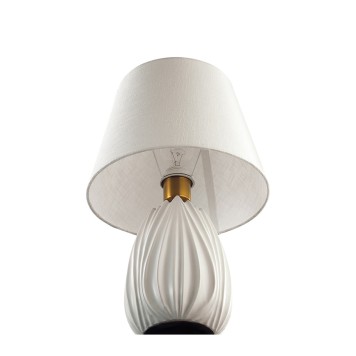 Лампа настольная Lumion Sona 8121/1T-1