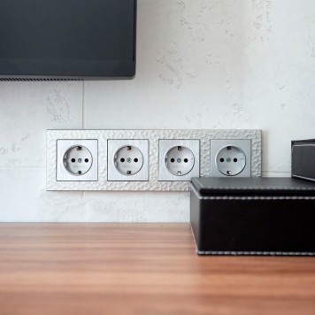 Рамка на 4 поста Werkel Hammer серебряный W0042406-4