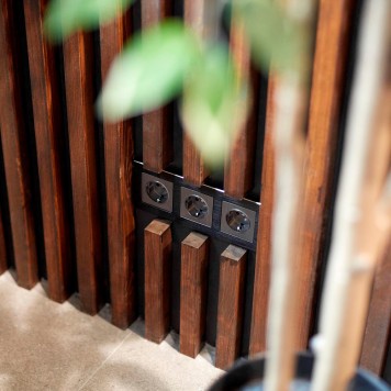 Розетка с заземлением и шторками Werkel графит рифленый W1171104-4