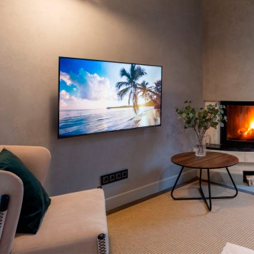 Розетка с заземлением и шторками Werkel графит рифленый W1171104-8