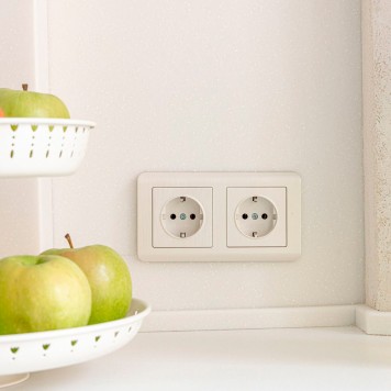 Розетка с заземлением и шторками Werkel перламутровый рифленый W1171113-5