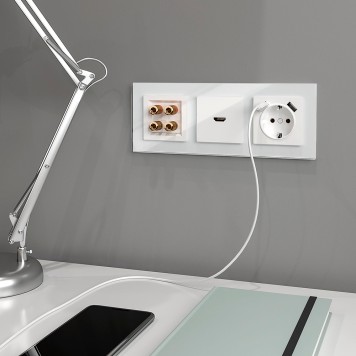 Розетка с заземлением, шторками и USBх2 Werkel белый W1171501-11