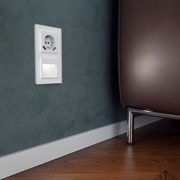 Розетка с заземлением, шторками и USBх2 Werkel белый W1171501-3