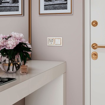 Розетка с заземлением, шторками и USBх2 Werkel слоновая кость W1171503-2