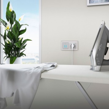 Умная встраиваемая розетка с заземлением и защитными шторками Werkel серебряный W1171606-2