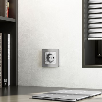 Розетка с заземлением и шторками Werkel Hammer серебряный W1271106-4